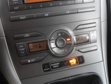 Toyota Auris I Hatchback 1.4 D-4D 90KM 2008 Toyota Auris 1.4 D-4D, Klima, Klimatronic,ALU, zdjęcie 11