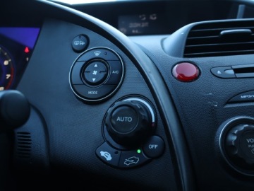 Honda Civic VIII Hatchback 3d 1.4 i-VTEC 100KM 2009 Honda Civic 1.4 i-VTEC, Klima, Klimatronic, zdjęcie 16