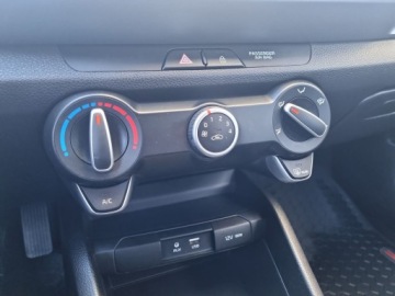 Kia Stonic I Crossover 1.4 DOHC 100KM 2018 Kia Stonic 1.4 L KIA Stonic 17-20 1.4 L, 1 właśc, zdjęcie 20