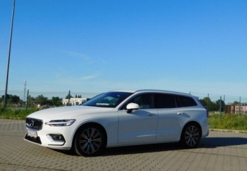 Volvo V60 II  Kombi 2.0 D4 190KM 2020 Volvo V60 2.0D4 190KM z Gwarancja Skora Fotele Sporty Podgrzewane 2.0, zdjęcie 1