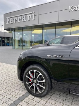 Maserati Levante 3.0 V6 GDI 350KM 2017 Maserati Levante 3.0 benz 349KM 2017r czarny- czerwone wnętrze Stan idealny, zdjęcie 11