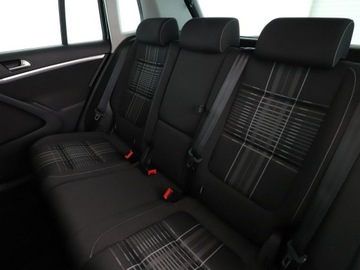Volkswagen Tiguan I SUV Facelifting 2.0 TDI BlueMotion Technology 150KM 2015 Volkswagen Tiguan panorama klima auto navi kamera, zdjęcie 16