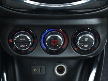 Opel Corsa E Hatchback 3d 1.4 Twinport 90KM 2015 Opel Corsa 1.4, Salon Polska, Serwis ASO, Skóra, zdjęcie 12