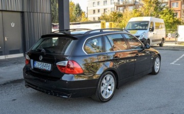 BMW Seria 3 E90-91-92-93 Coupe E92 325i 218KM 2006 BMW Seria 3 2,5 (218KM) Bezwypadkowy 2.5 Benzyna 218KM, zdjęcie 3