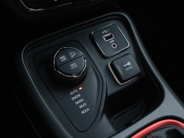 Jeep Compass II SUV 2.0 MJD 170KM 2019 Jeep Compass 2.0 MultiJet, Salon Polska, zdjęcie 17
