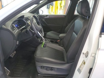 Volkswagen Tiguan II 2022 Volkswagen Tiguan 2022 VOLKSWAGEN TIGUAN SE R-LINE BLACK 2.0 Benzyna 184KM, zdjęcie 7