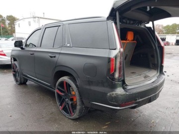 Cadillac Escalade III 2022 Cadillac Escalade Sport 2022 6.2l 6.2 Benzyna 420KM, zdjęcie 3