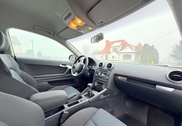 Audi A3 8P Hatchback 3d 1.6 TDI 105KM 2010 Audi A3 3-drzwiowe Audi A3 3-drzwiowe 1.6 TDI DPF Ambition 1.6 Diesel 105KM, zdjęcie 21