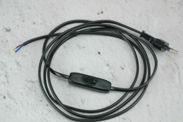соединительный кабель длиной 2 м с вилкой и выключателем