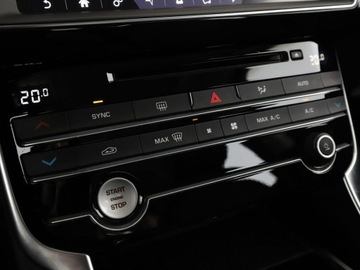 Jaguar XE Sedan 2.0 i4 180KM 2018 Jaguar XE niski przebieg skóra navi virtual, zdjęcie 26