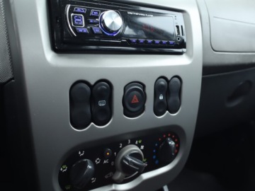 Dacia Sandero I Hatchback 5d 1.4 MPI 75KM 2010 Dacia Sandero 1.4 MPI, Klima, zdjęcie 11