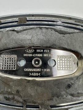 KIA SORENTO ZNAKY ZNAK MASKA MŘÍŽKA 86320-C5100