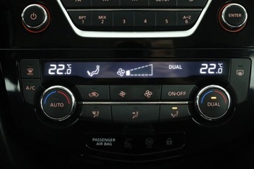 Nissan Qashqai II Crossover 1.2 DIG-T 115KM 2016 Nissan Qashqai 1.2 DIG-T, Salon Polska, zdjęcie 9