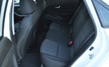 Hyundai i30 II Hatchback 5d 1.4 MPI 100KM 2012 Hyundai i30 1.4 Benzyna Klimatyzacja Cz.parkowania 1.4 Benzyna 99KM, zdjęcie 17