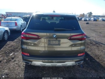 BMW X5 G05 2023 BMW X5 2023 BMW X5 xDrive45e Plug-In Hybrid 3.0 Benzyna 389KM, zdjęcie 4