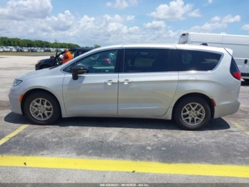 Chrysler Pacifica II 2024 Chrysler Pacifica Touring L 2024 3.6l 3.6 Benzyna 287KM, zdjęcie 2