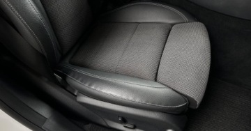 Mercedes Klasa E W213 Limuzyna 2.0 220d 194KM 2020 Mercedes-Benz Klasa E E220 4matic Od dealera Kamera cofania LED Martwe Pole, zdjęcie 23