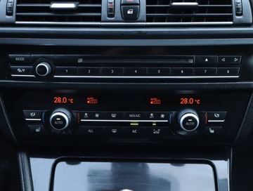 BMW Seria 5 F10-F11 Touring 520d 184KM 2012 BMW 5 520d, 181 KM, Automat, Skóra, Navi, Xenon, zdjęcie 15