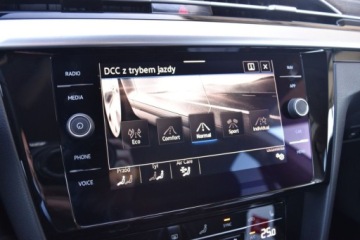 Volkswagen Arteon Fastback Facelifting 2.0 TSI 280KM 2021 Volkswagen Arteon SalonPL 280KM 4x4 DSG Pakiety podgrz.FoteleKier Kamera, zdjęcie 19