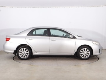 Toyota Corolla X Sedan Facelifting 1.6 Valvematic 132KM 2011 Toyota Corolla 1.6 Valvematic, Salon Polska, zdjęcie 5
