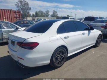 Mercedes Klasa E W213 2022 Mercedes-Benz Klasa E 350 2022 2.0l 2.0 Benzyna 255KM, zdjęcie 5
