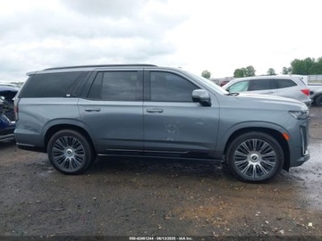 Cadillac Escalade III 2021 Cadillac Escalade Sport Platinum 2021 6.2l 6.2 Benzyna 420KM, zdjęcie 7