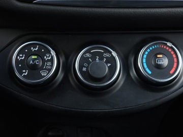 Toyota Yaris III Hatchback 5d Facelifting 2017 1.5 Dual VVT-iE 111KM 2017 Toyota Yaris 1.5 Dual VVT-i, Salon Polska, zdjęcie 12