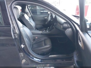 Alfa Romeo Giulia II Sedan 2.0 TBi 280KM 2019 Alfa Romeo Giulia Ti 2019 2.0l 2.0 Benzyna 280KM, zdjęcie 9