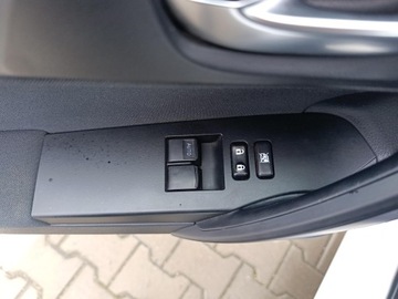 Toyota Auris II Hatchback 5d Facelifting 1.33 Dual VVT-i 99KM 2016 Toyota Auris 1.33 VVT-i Active II (2012-) Toyota A, zdjęcie 22