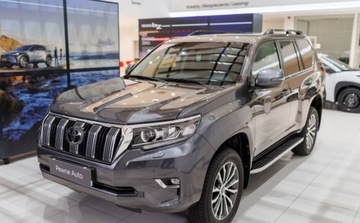 Toyota Land Cruiser VII Terenowy 3d 2.8 D-4D 177KM 2020 Toyota Land Cruiser LC 2.8 D-4D Premium aut 2.8 Diesel 177KM, zdjęcie 2