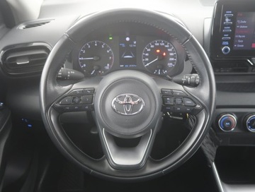 Toyota Yaris IV Hatchback 1.5 Dynamic Force 125KM 2022 Toyota Yaris 1.5 VVT-i, Salon Polska, zdjęcie 14