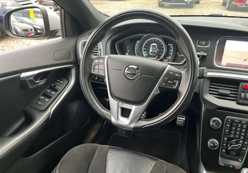 Volvo V40 II Hatchback Facelifting 2.0 D2 120KM 2018 Volvo V40 , R- Design , nawigacja , skorzane fotele 2.0 Diesel 120KM, zdjęcie 20
