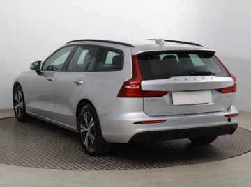Volvo V60 II  Kombi 2.0 D3 150KM 2020 Volvo V60 D3 2.0, Automat, Navi, Klima, zdjęcie 3