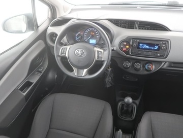 Toyota Yaris III Hatchback 5d Facelifting 2017 1.0 VVT-i 72KM 2019 Toyota Yaris 1.0 VVT-i, Salon Polska, Serwis ASO, zdjęcie 6