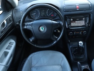 Skoda Octavia II Hatchback 2.0 i 16V FSI 150KM 2005 Skoda Octavia 2.0, Klima, Klimatronic, zdjęcie 6