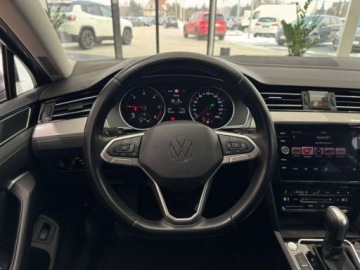 Volkswagen Passat B8 Variant Facelifting 2.0 TDI SCR 150KM 2020 Volkswagen Passat EVO Business Kamera cofania Asystent parkowania ACC, zdjęcie 13