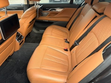 BMW Seria 7 G11-G12 Sedan 750i 450KM 2017 BMW 750 750i,Dociągi,KeyLess,skrętna oś,panorama S, zdjęcie 13
