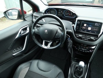 Peugeot 2008 I SUV Facelifting 1.2 PureTech 130KM 2017 Peugeot 2008 1.2 PureTech, Salon Polska, Skóra, zdjęcie 6