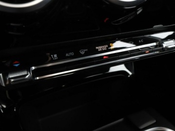 Mercedes Klasa A W177/V177 Hatchback 1.5 180d 116KM 2019 Mercedes A 180 180d Automat Navi Tempomat Grzane, zdjęcie 28