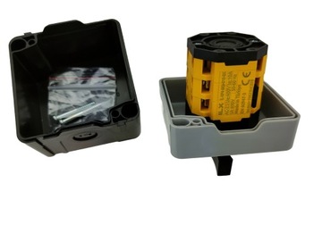 КУЛАЧКОВЫЙ ПЕРЕКЛЮЧАТЕЛЬ 10А ЛЕВЫЙ ПРАВЫЙ 3F В КОРПУСЕ IP65 L-0-P