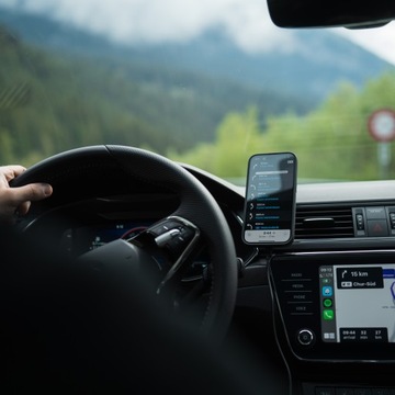 АВТОМОБИЛЬНЫЙ ДЕРЖАТЕЛЬ ТЕЛЕФОНА QI АВТОМОБИЛЬНОЕ ЗАРЯДНОЕ УСТРОЙСТВО ДЛЯ IPHONE MAGSAFE