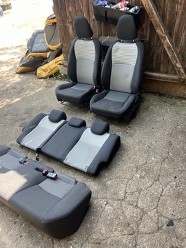 FOTELE PRZEDNIE KANAPA OPARCIE TOYOTA YARIS III 2018r. 5D