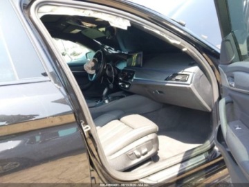 BMW Seria 5 G90-91 2023 BMW Seria 5 530 I 2023 2.0 Benzyna 248KM, zdjęcie 6