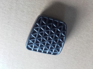 РЕЗИНОВАЯ НАКЛАДКА ПЕДАЛИ СЦЕПЛЕНИЯ ASTRA K 39009722 ОРИГИНАЛ