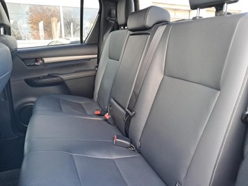 Toyota Hilux VIII Podwójna kabina Facelifting 2.8 D-4D 204KM 2023 Toyota Hilux 2.8 D-4D Double Cab Invincible 4x4 Hi, zdjęcie 10