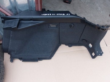BOCZEK BAGAZNIKA PRAWY MITSUBISHI LANCER VII KOMBI