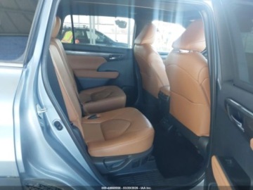 Toyota Highlander III 2024 Toyota Highlander Platinum 2024 2.4 Benzyna 265KM, zdjęcie 12