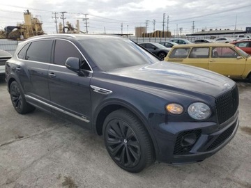 Bentley Bentayga 2023 Bentley Bentayga 2023 4.0 V8 4.0 Benzyna 542KM, zdjęcie 4