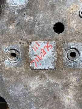 RENAULT SCENIC III NÁPRAVNICE KOLÉBKA NOSNÍK ZAVĚŠENÍ PŘEDNÍ