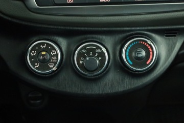 Toyota Yaris III Hatchback 5d 1.33 Dual VVT-i 99KM 2012 Toyota Yaris 1.33 Dual VVT-i, Salon Polska, zdjęcie 9